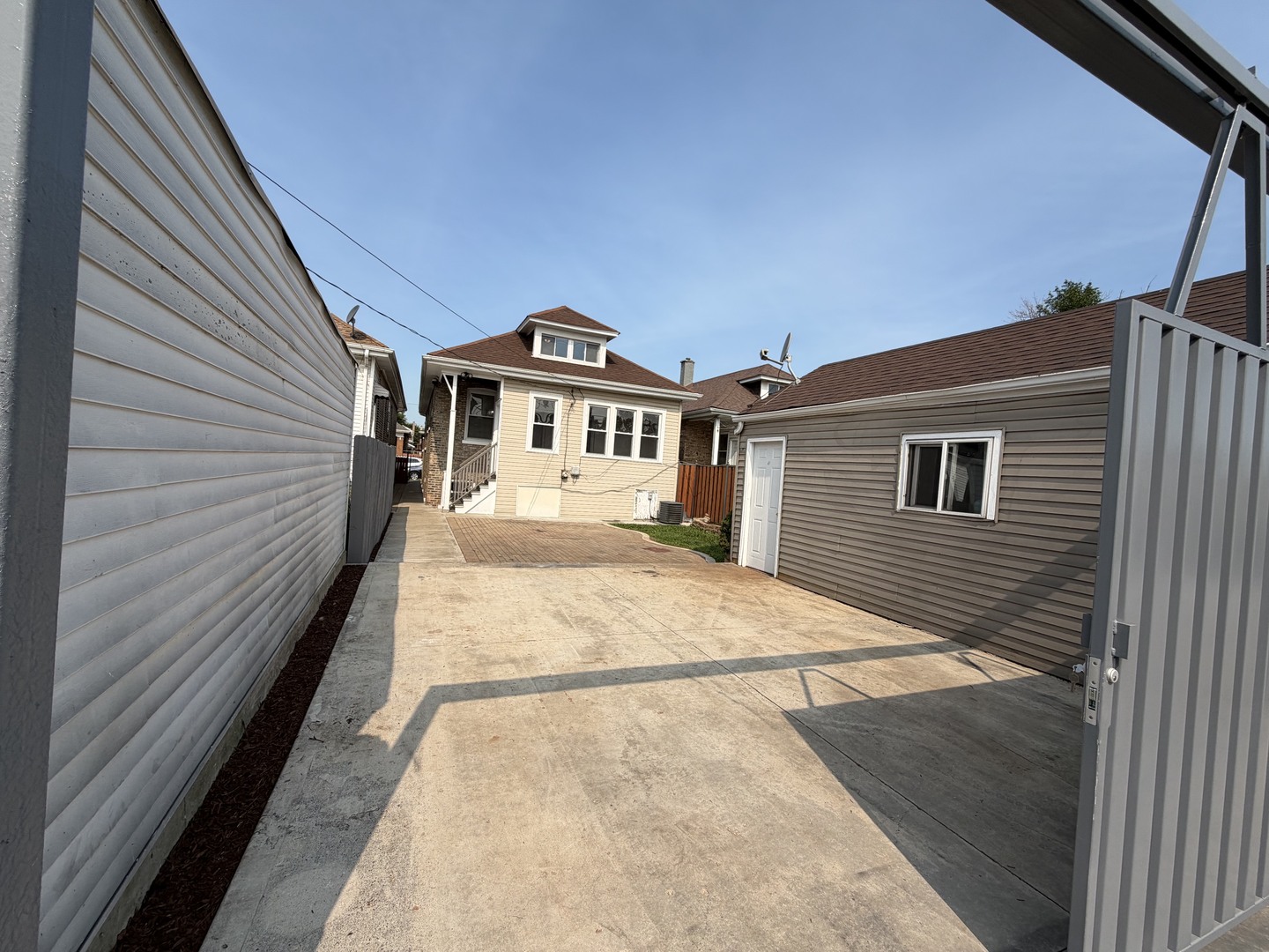 41st image of 6035 S Campbell Ave, Chicago, IL 60629 | MLS# 12705199