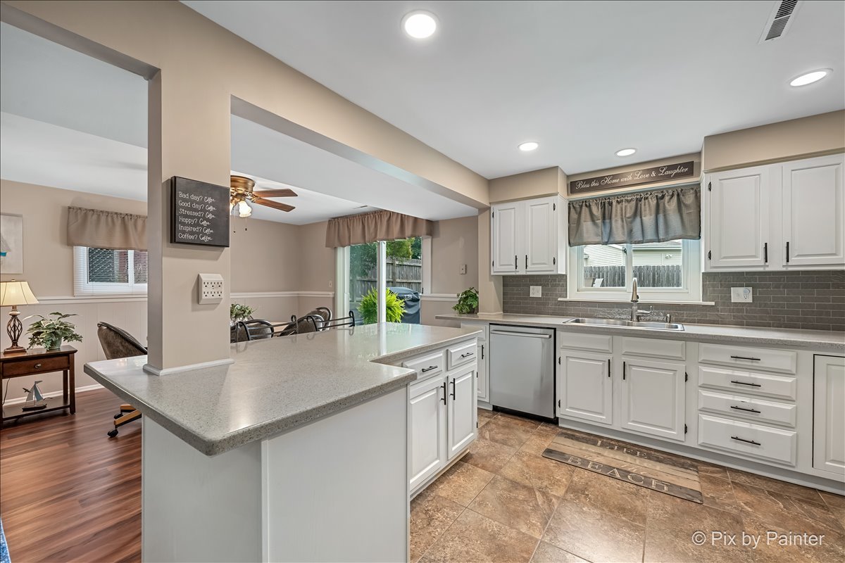 Homes for sale in Crystal Lake, IL | 641 Devonshire Ln, Crystal Lake, IL 60014 | MLS# 12705220