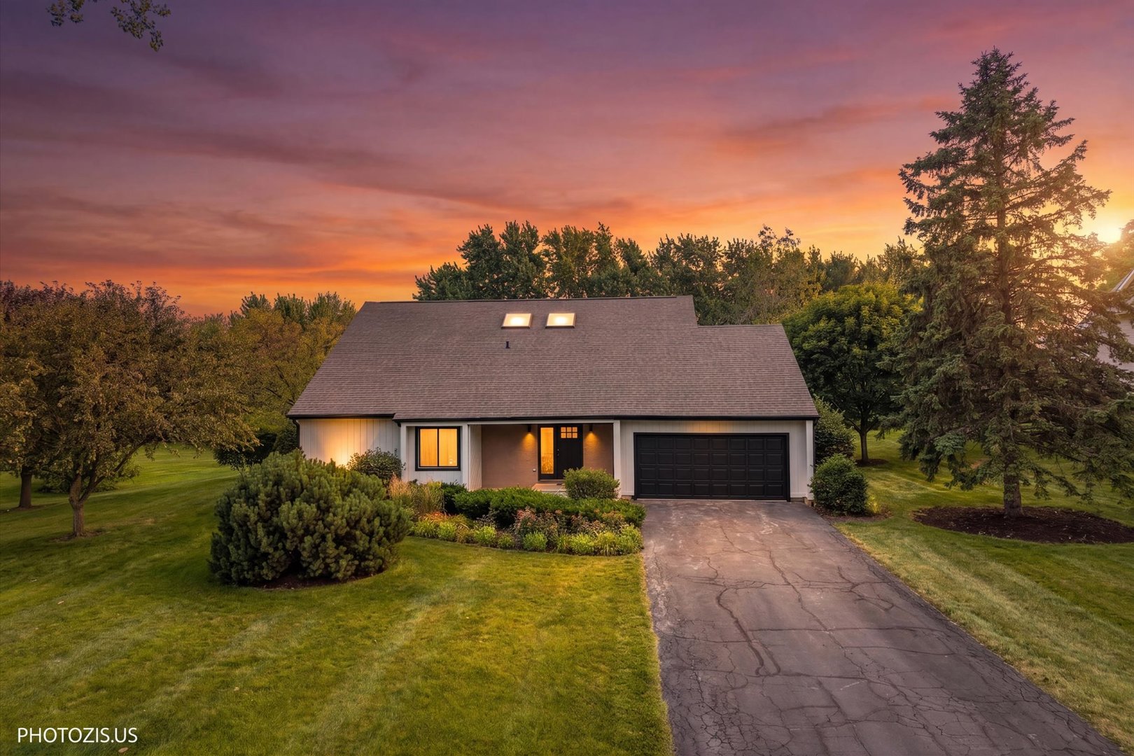 2nd image of 13 Chipping Campden Dr, South Barrington, IL 60010 | MLS# 12705249