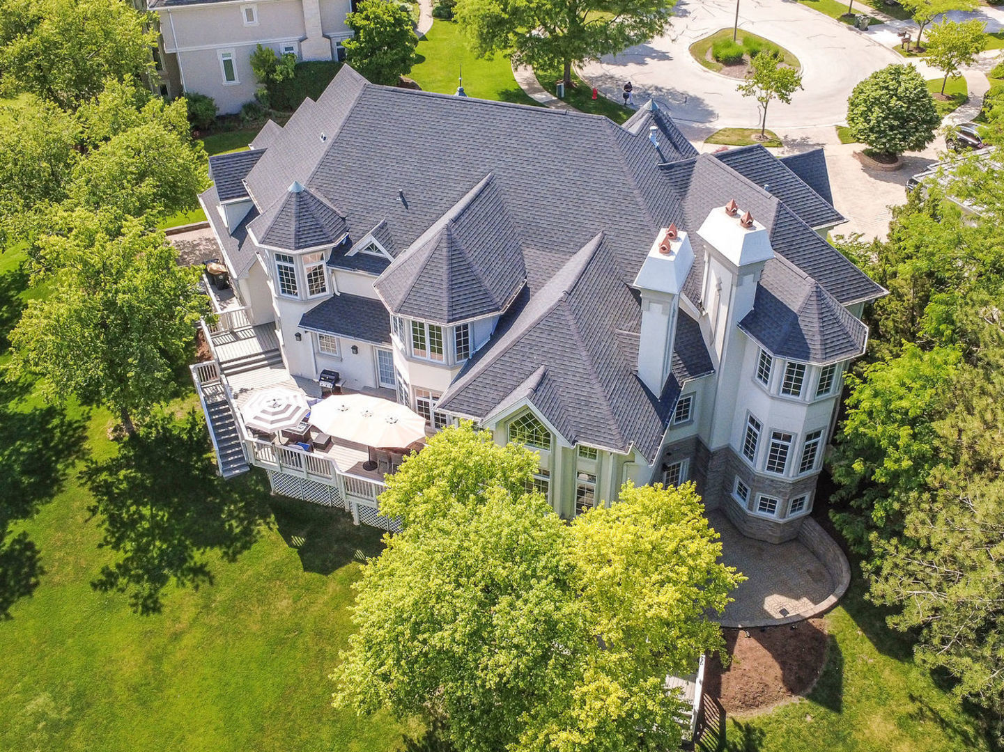 4th image of 10 Clubside Ct, Burr Ridge, IL 60527 | MLS# 12705275