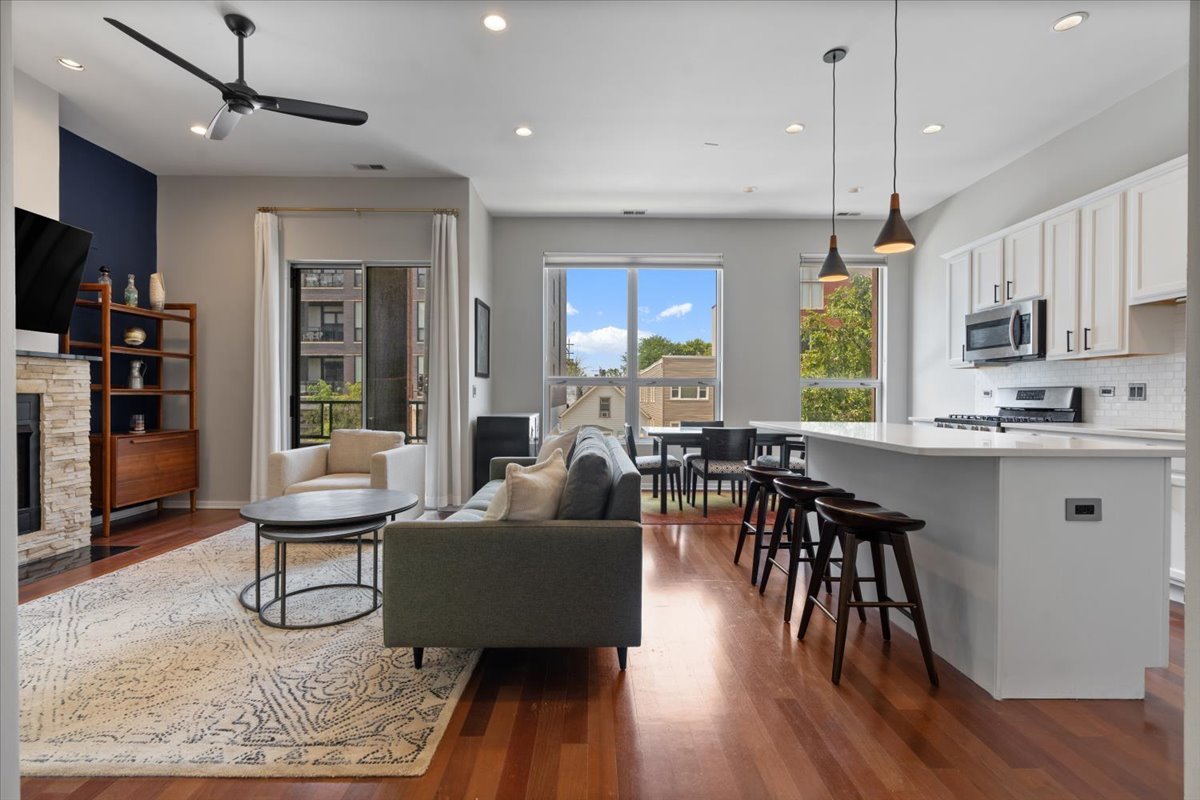 Homes for sale in Chicago, IL | 1717 N Western Ave #2, Chicago, IL 60647 | MLS# 12705297