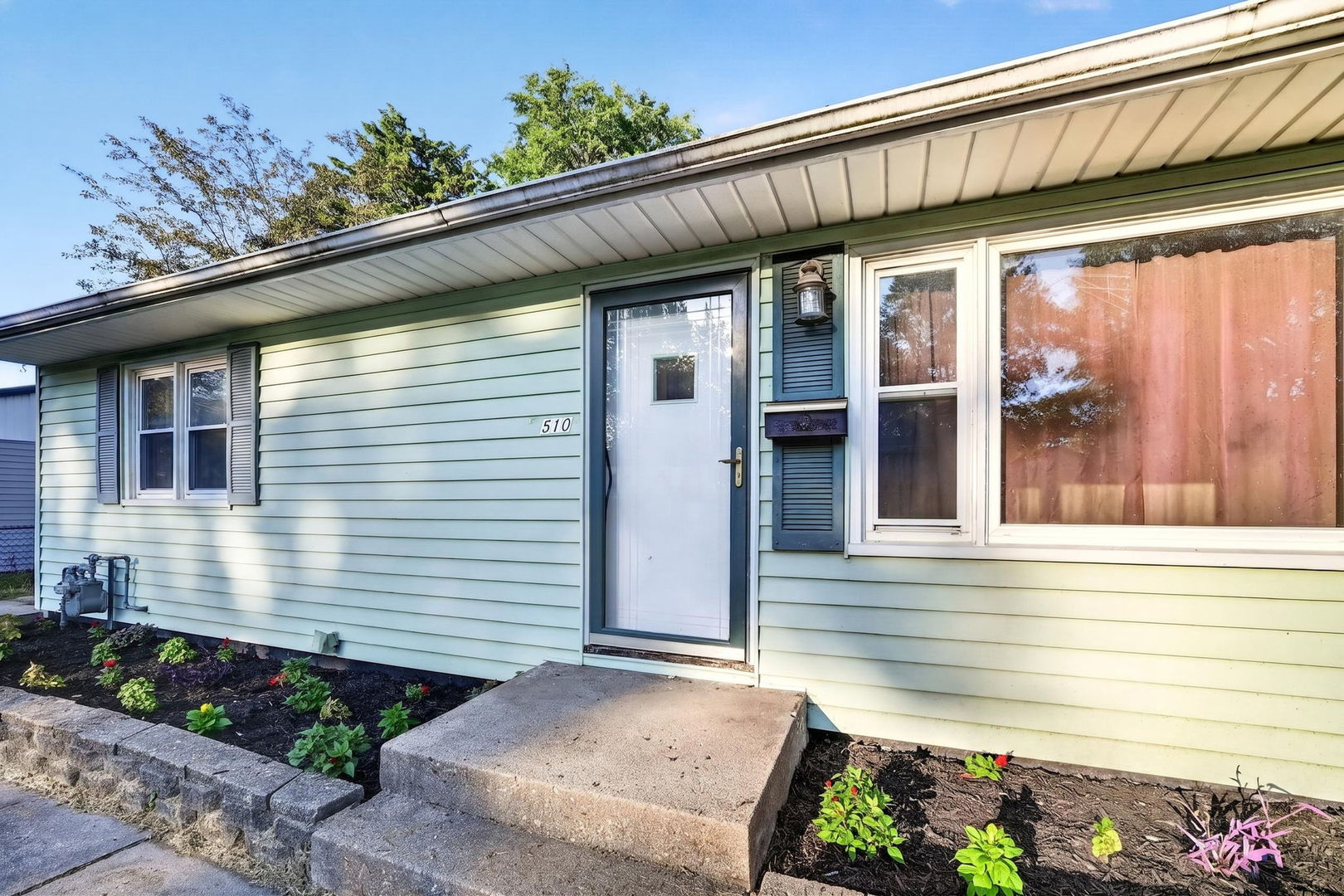 2nd image of 1510 Winter Dr, Freeport, IL 61032 | MLS# 12705304