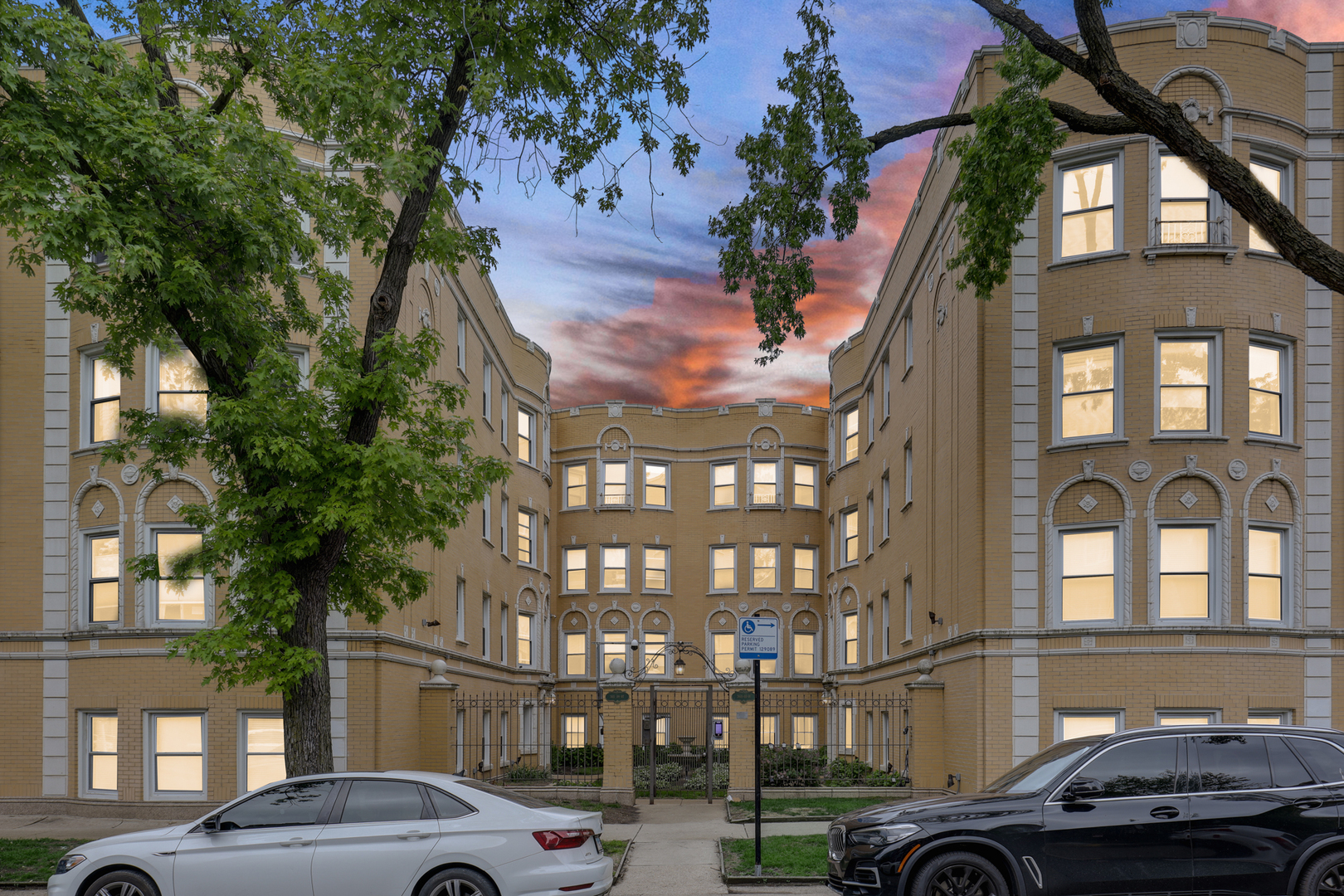 Homes for sale in Chicago, IL | 7401 N Hoyne Ave #3, Chicago, IL 60645 | MLS# 12705354