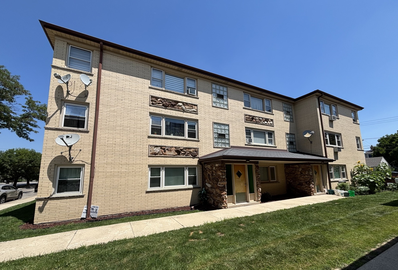 1st image of 3143 N Nashville Ave #3E, Chicago, IL 60634 | MLS# 12705356