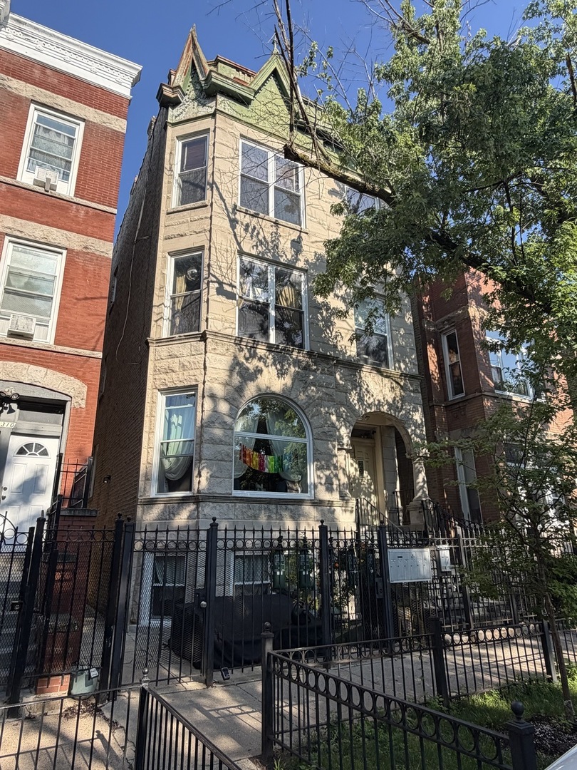 Homes for sale in Chicago, IL | 1312 N Artesian Ave #3R, Chicago, IL 60622 | MLS# 12705362