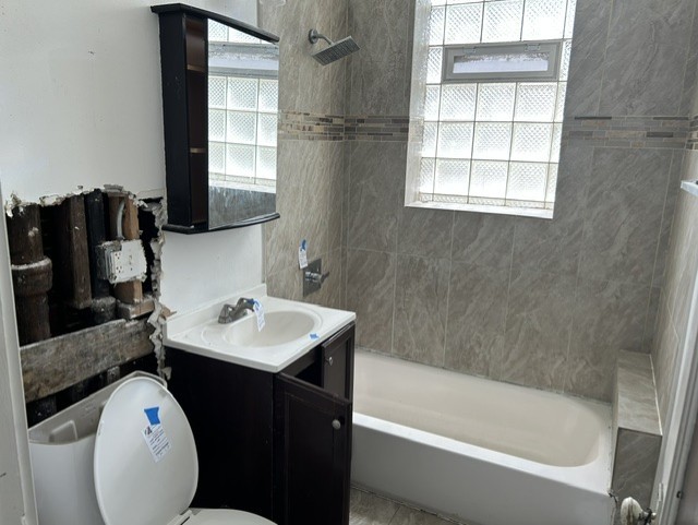 3rd image of 7648 S Luella Ave, Chicago, IL 60649 | MLS# 12705372
