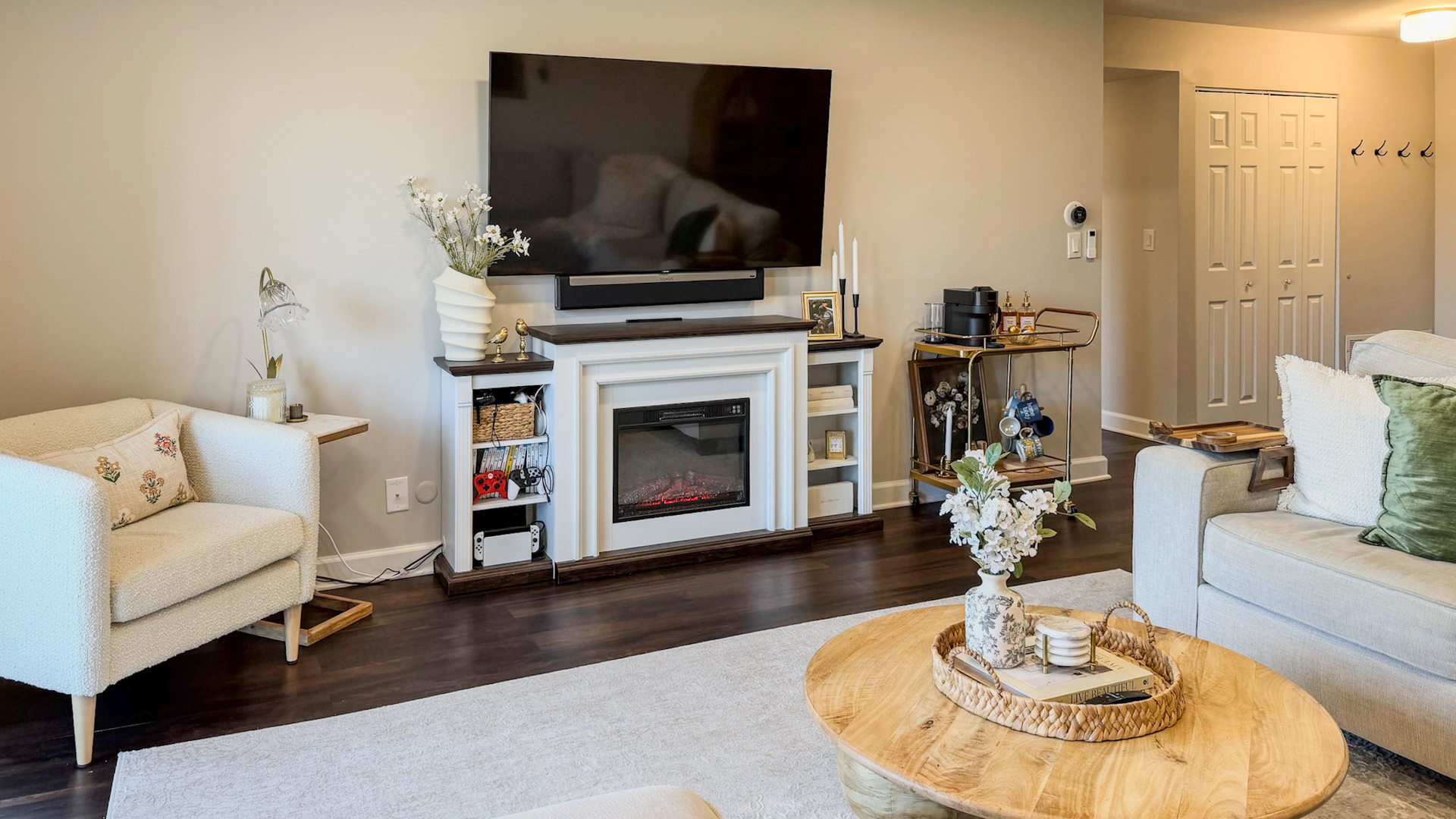 4th image of 250 W Parliament Pl #301, Mount Prospect, IL 60056 | MLS# 12705389