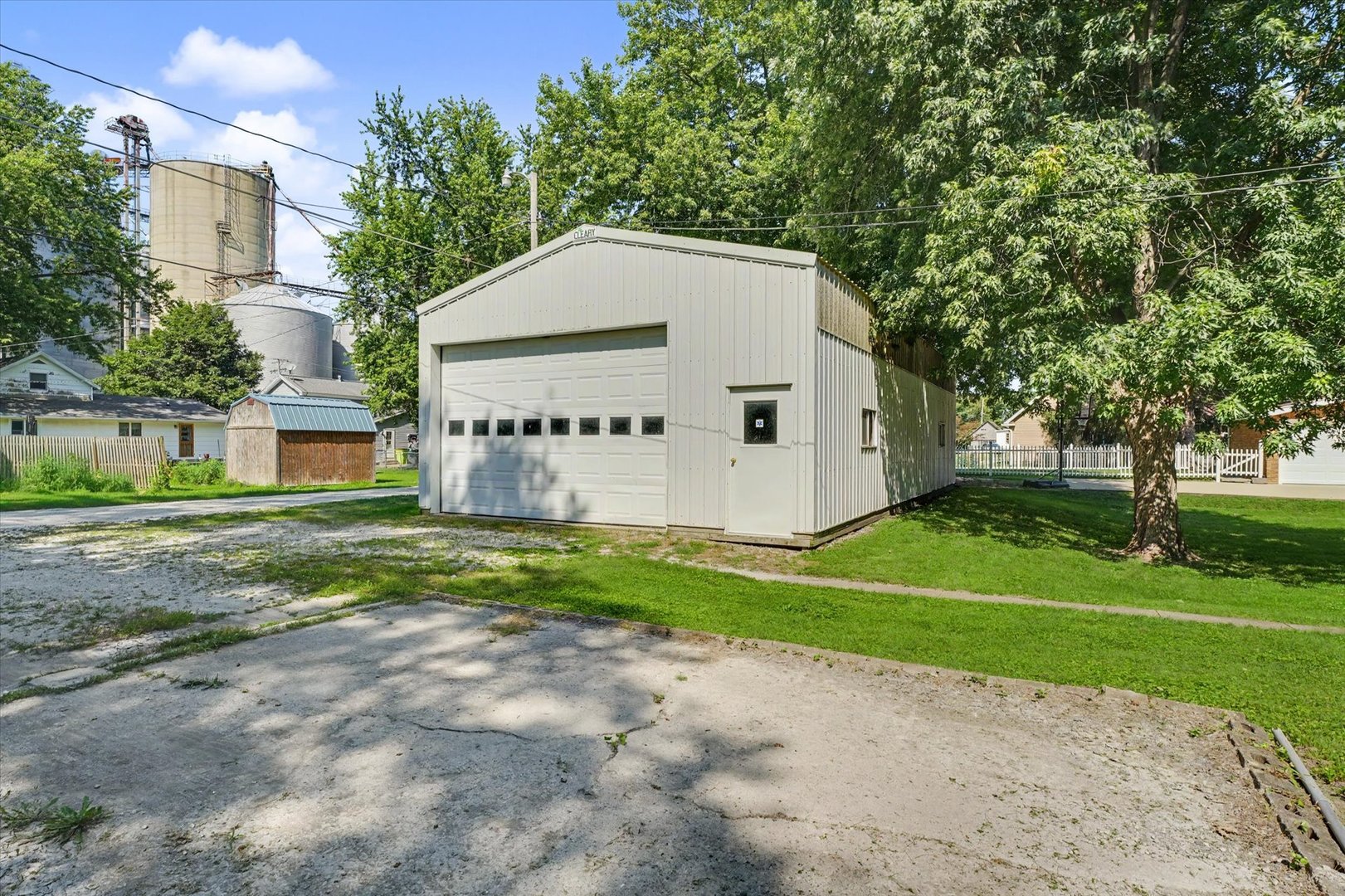 Homes for sale in Fairbury, IL | 304 E Elm St, Fairbury, IL 61739 | MLS# 12705401