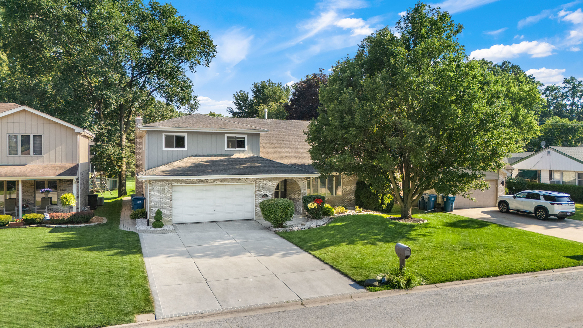 Homes for sale in Midlothian, IL | 4925 144Th St, Midlothian, IL 60445 | MLS# 12705410