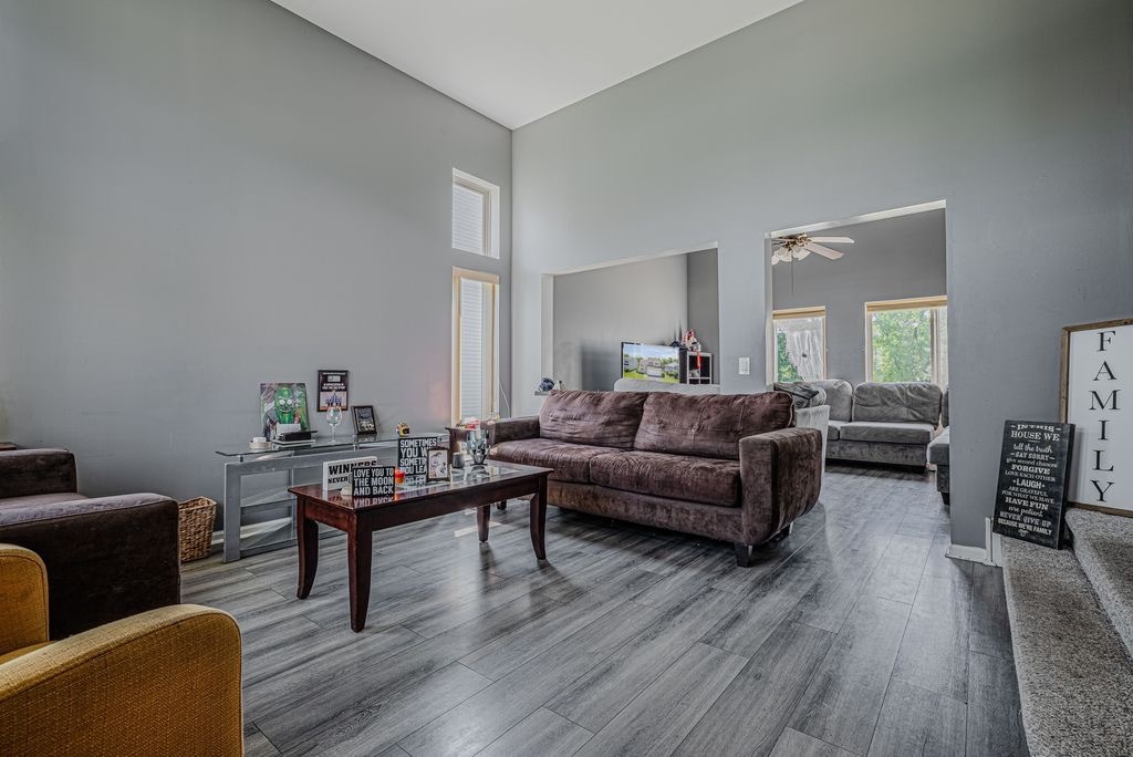 2nd image of 1055 S West Ave, Waukegan, IL 60085 | MLS# 12705419