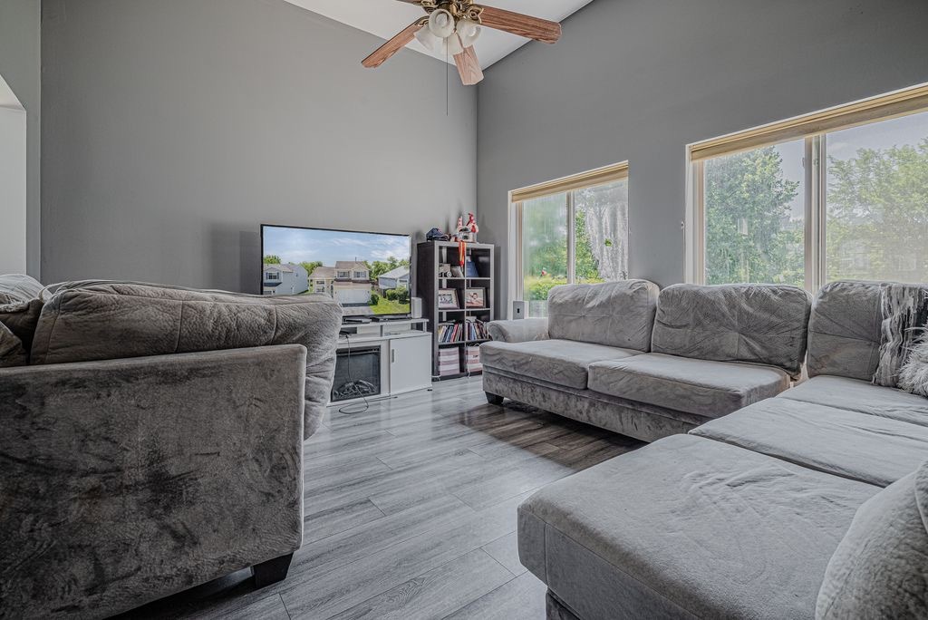 4th image of 1055 S West Ave, Waukegan, IL 60085 | MLS# 12705419
