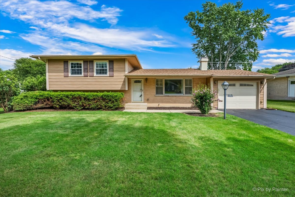 image of 189 Evergreen Pkwy, Crystal Lake, IL 60014 | MLS# 12705459