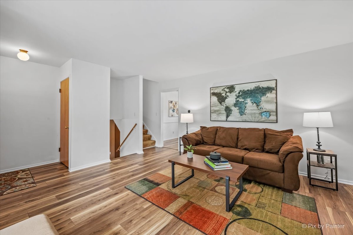 image of 189 Evergreen Pkwy, Crystal Lake, IL 60014 | MLS# 12705459