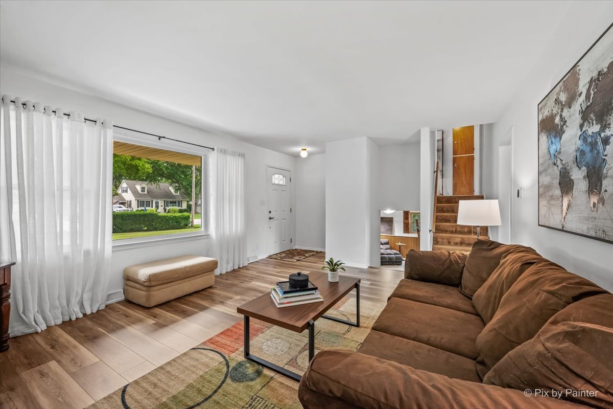 image of 189 Evergreen Pkwy, Crystal Lake, IL 60014 | MLS# 12705459