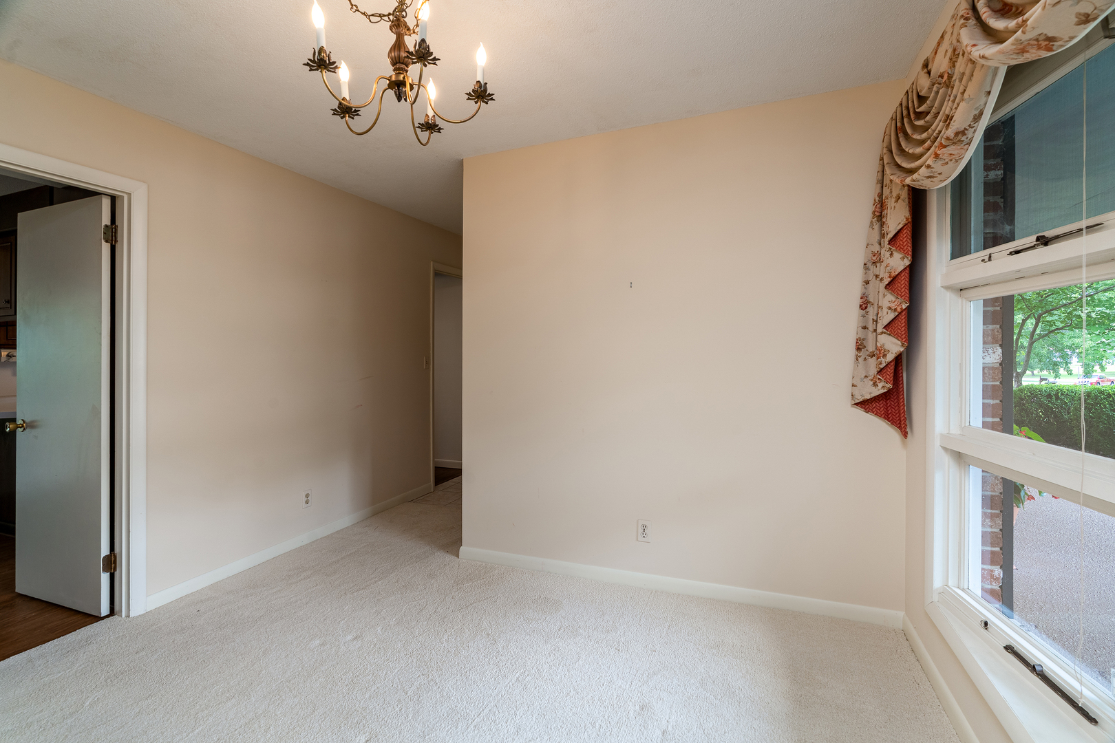 5th image of 107 N Lark Ln, Carbondale, IL 62901 | MLS# 12705505