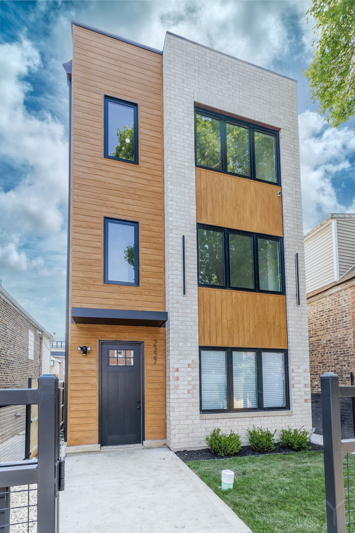 1st image of 3041 W Flournoy St, Chicago, IL 60612 | MLS# 12705537