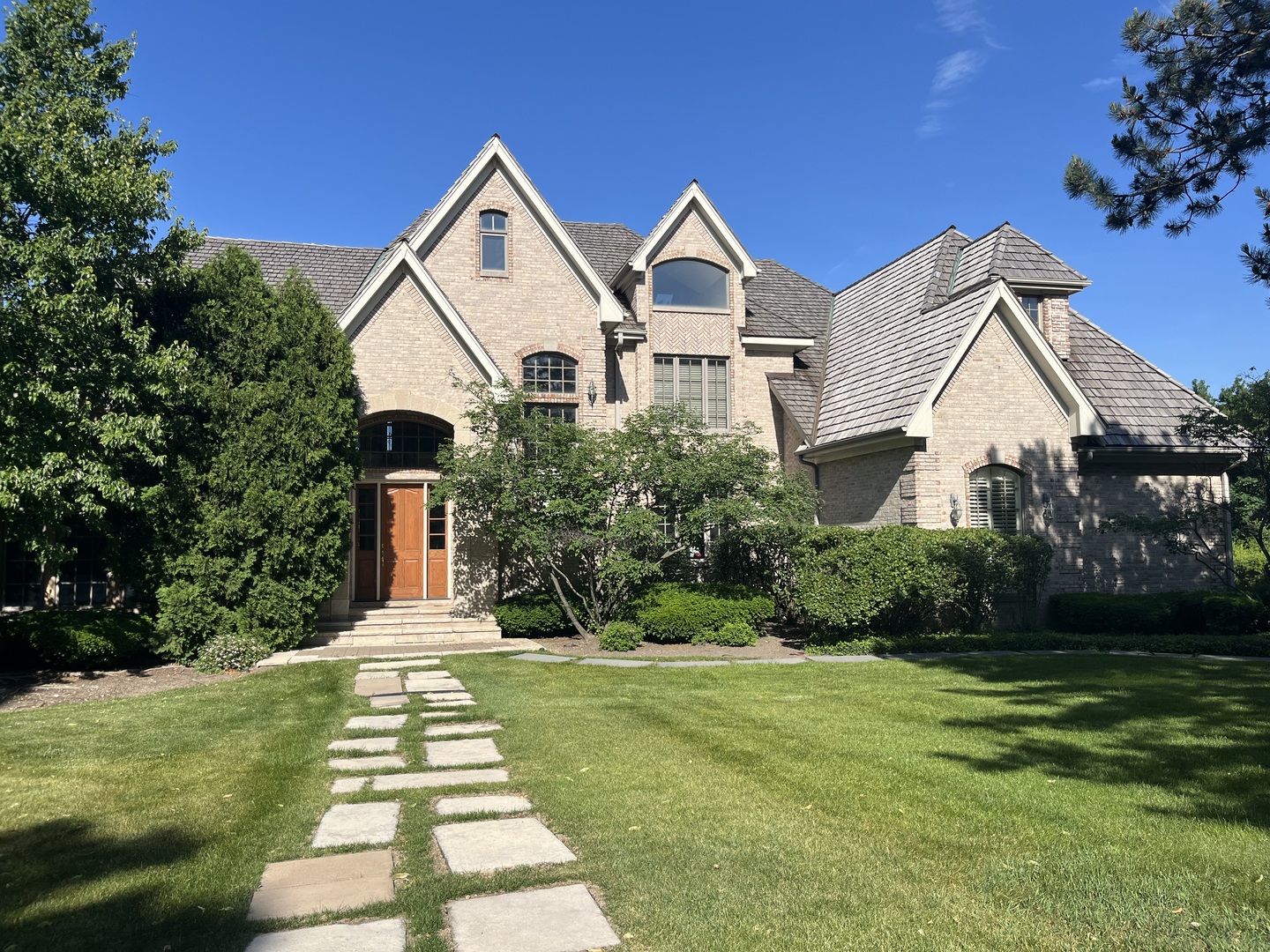 Homes for sale in Burr Ridge, IL | 601 Ambriance Dr, Burr Ridge, IL 60527 | MLS# 12705561
