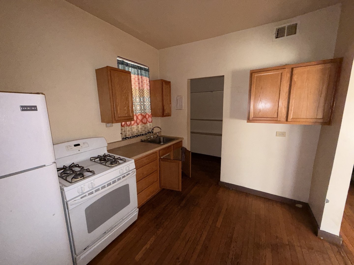 Homes for sale in Chicago, IL | 5920 S Calumet Ave, Chicago, IL 60637 | MLS# 12705602