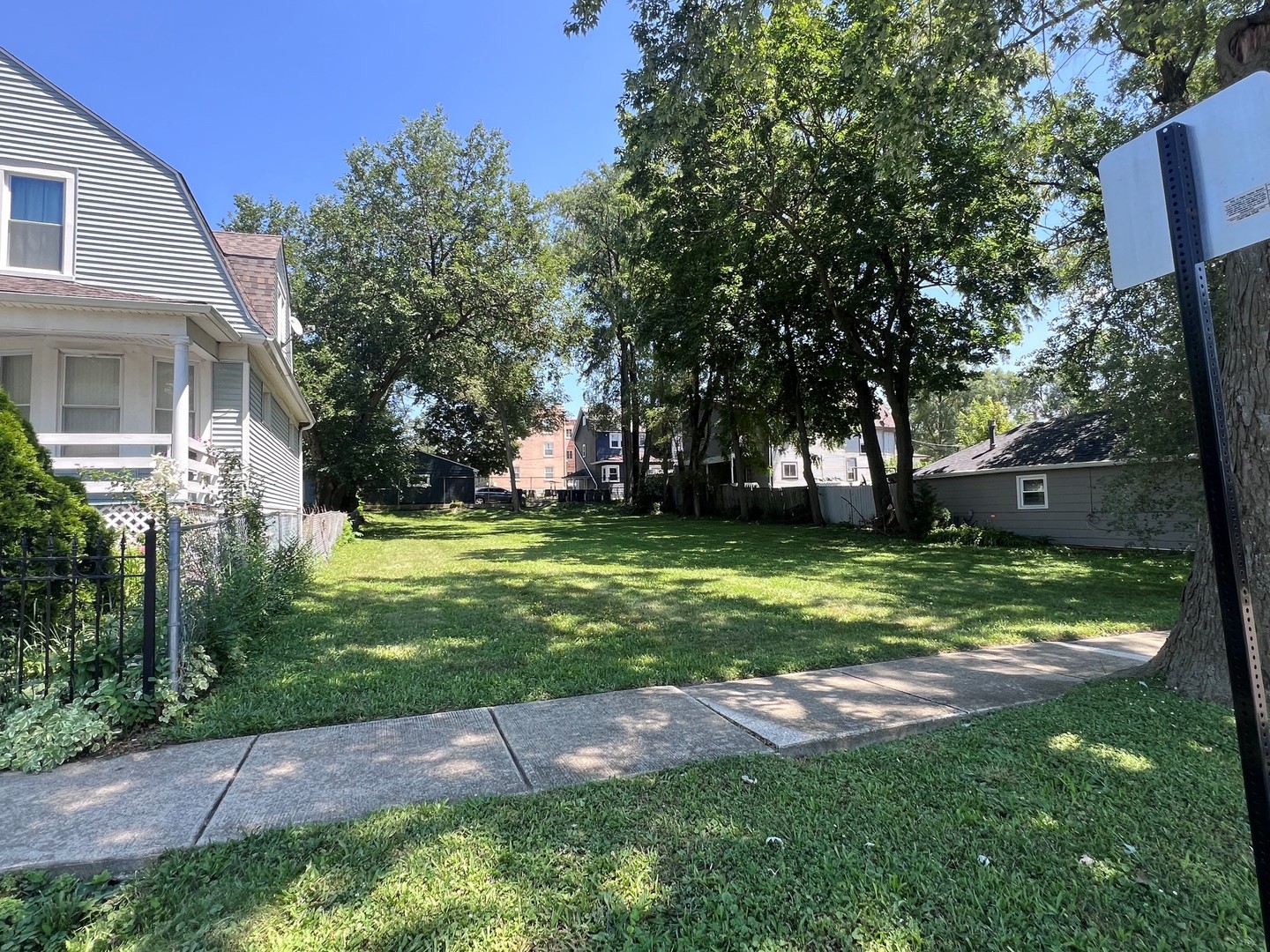 2nd image of 407 Brook St, Elgin, IL 60120 | MLS# 12705619