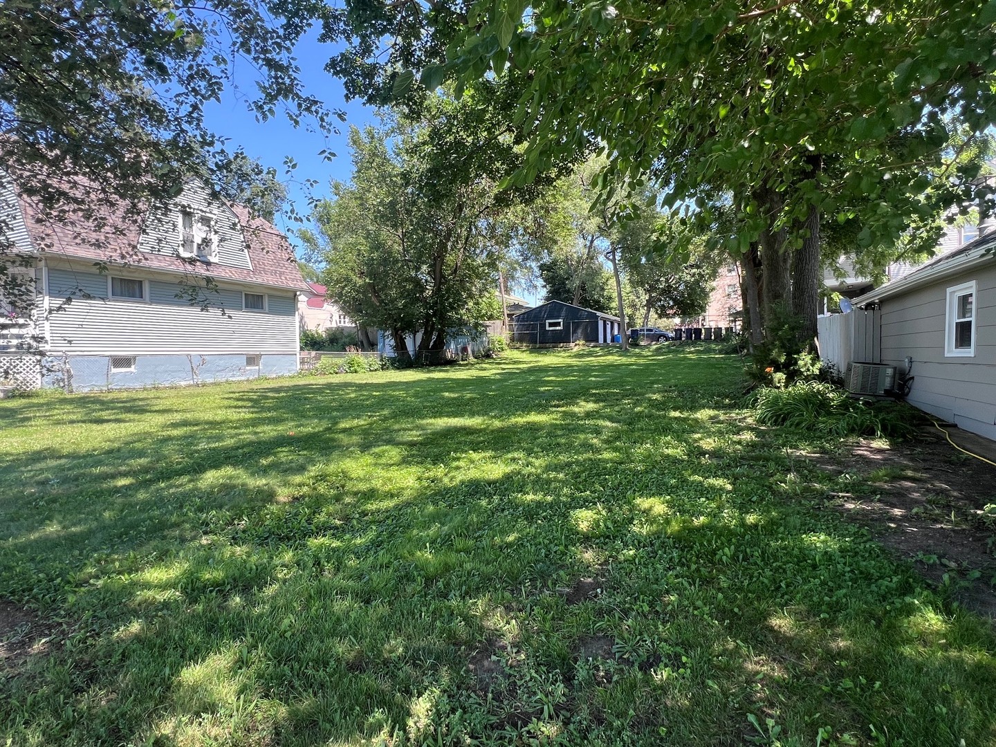 3rd image of 407 Brook St, Elgin, IL 60120 | MLS# 12705619