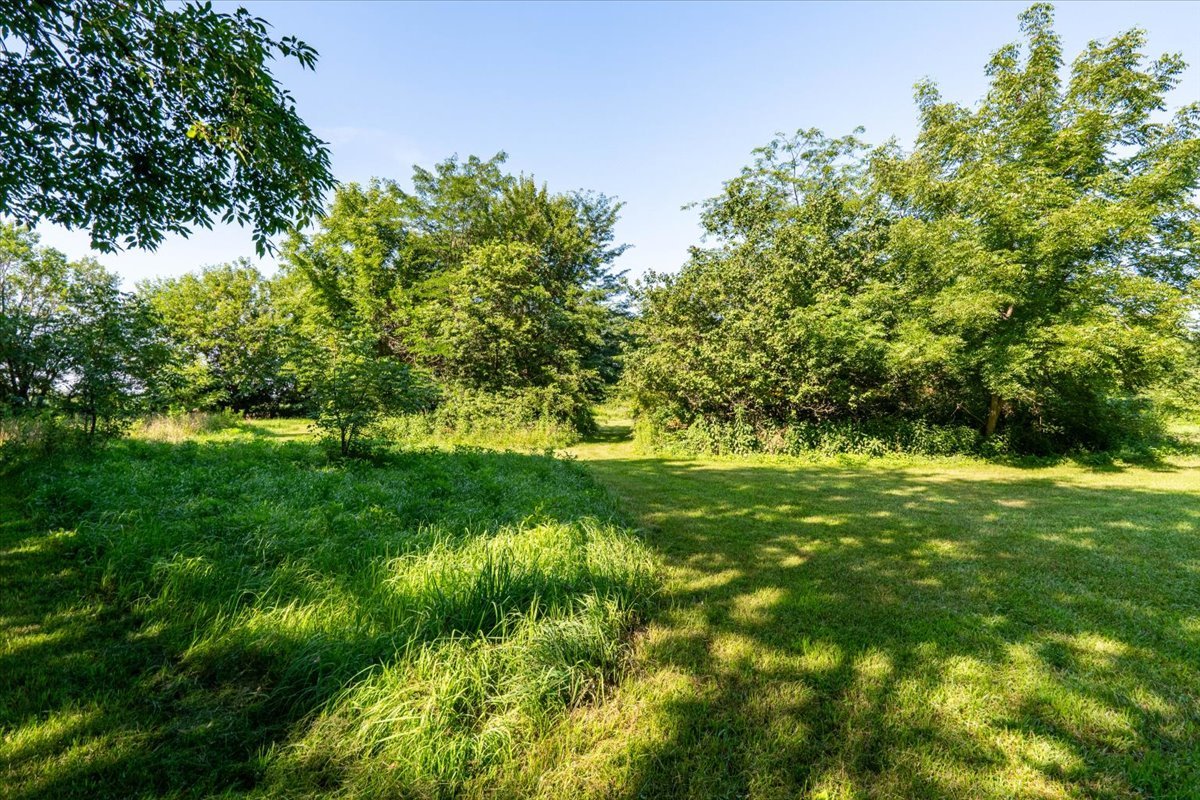 4th image of 28 Burr Oaks Ln, Bloomington, IL 61705 | MLS# 12705638