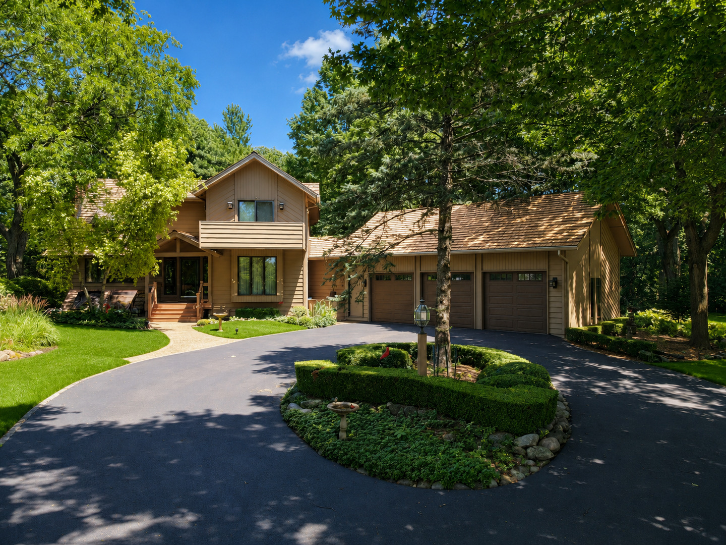 2nd image of 25546 Cayuga Trl, Lake Barrington, IL 60010 | MLS# 12705640