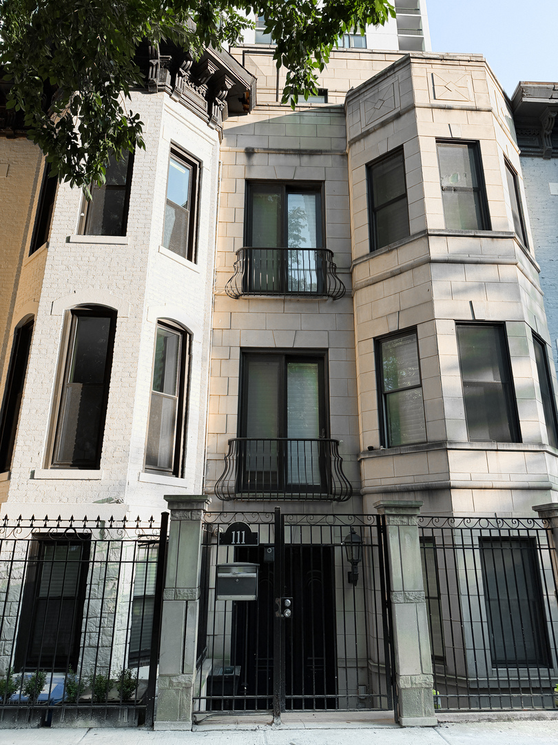 1st image of 111 W Elm St, Chicago, IL 60610 | MLS# 12705648