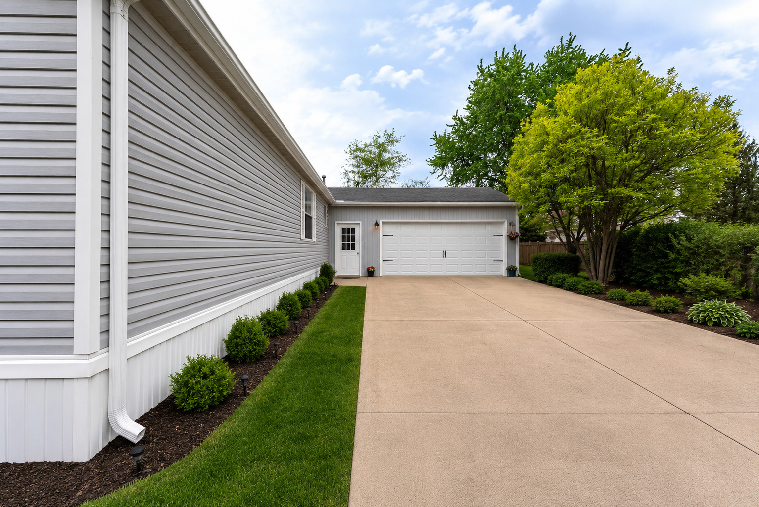 Homes for sale in Sandwich, IL | 25 Cedar Ln, Sandwich, IL 60548 | MLS# 12705677