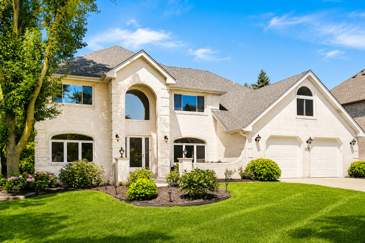 1st image of 6722 Sweetbriar Ln, Darien, IL 60561 | MLS# 12705683