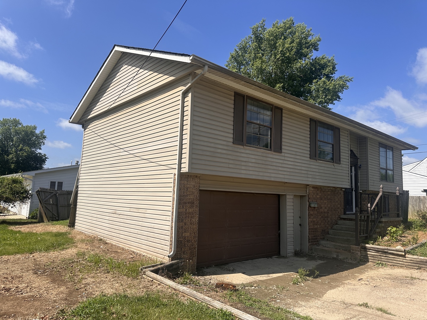 Homes for sale in Mt Vernon, IL | 3301 Central Ave, Mt Vernon, IL 62864 | MLS# 12705696