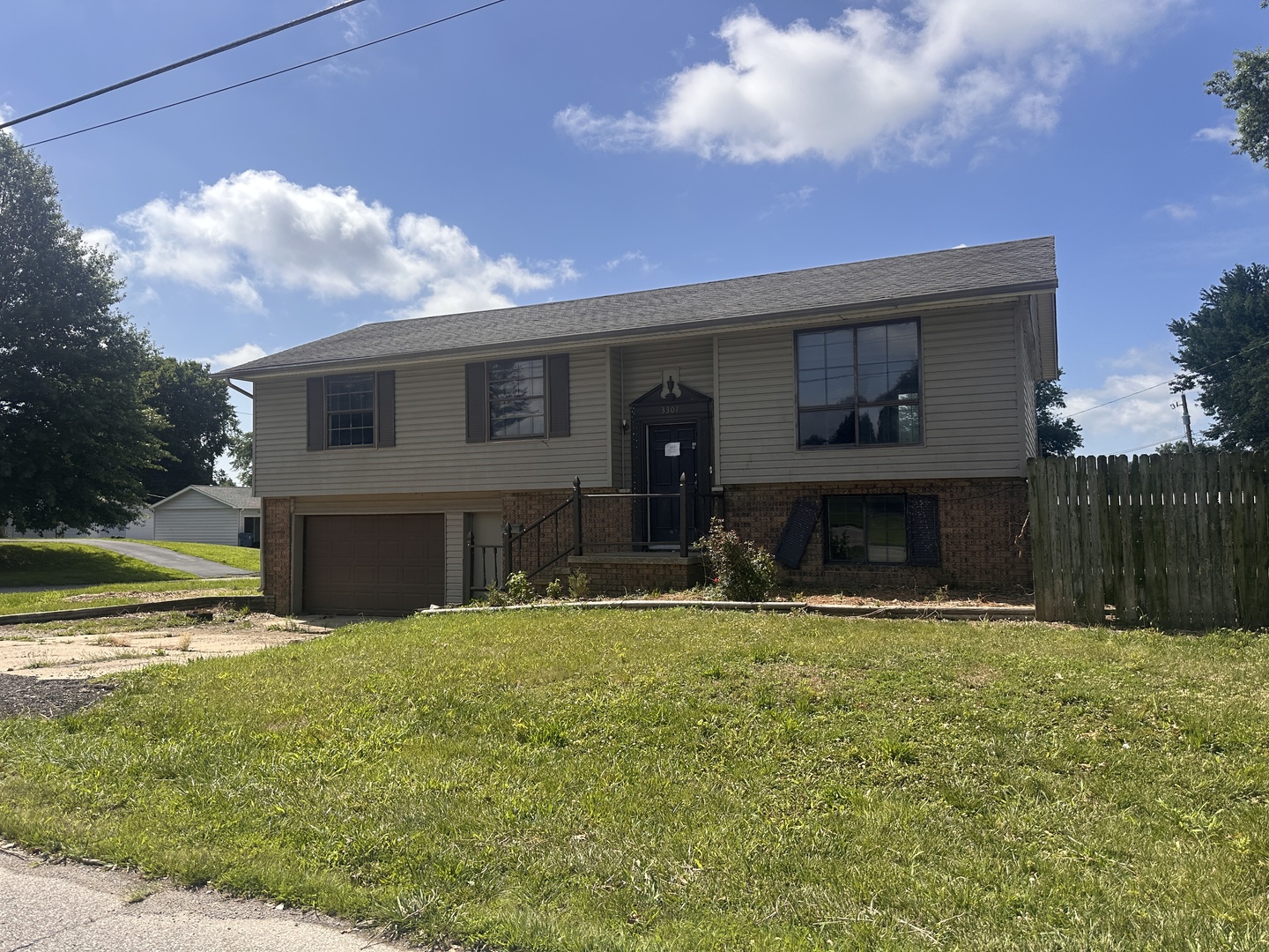Homes for sale in Mt Vernon, IL | 3301 Central Ave, Mt Vernon, IL 62864 | MLS# 12705696