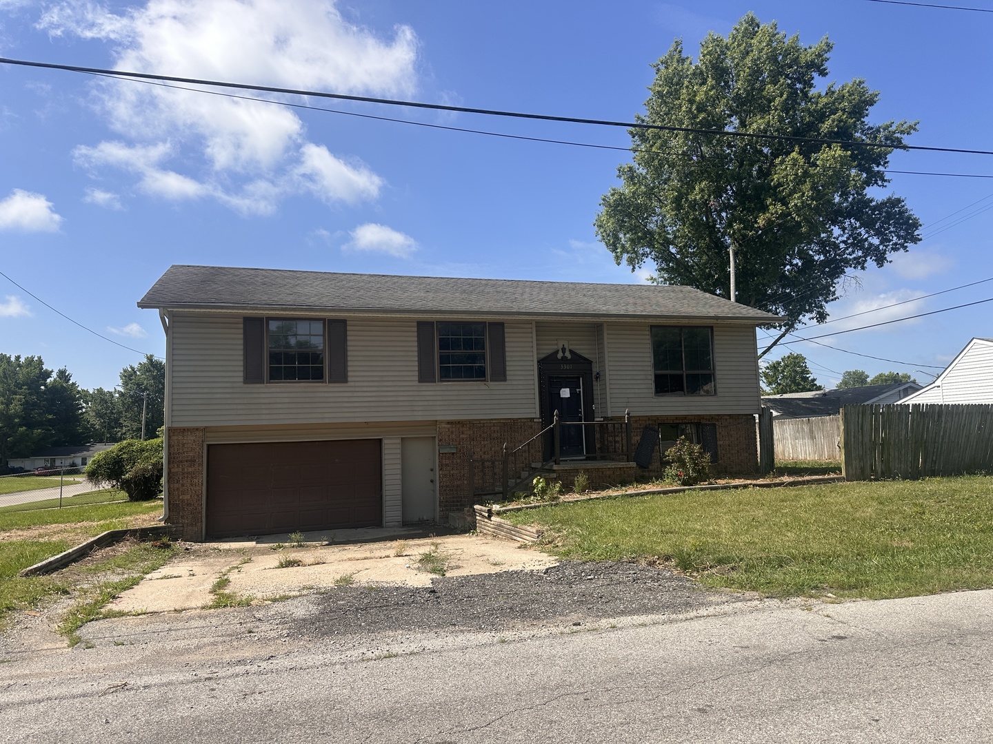 Homes for sale in Mt Vernon, IL | 3301 Central Ave, Mt Vernon, IL 62864 | MLS# 12705696