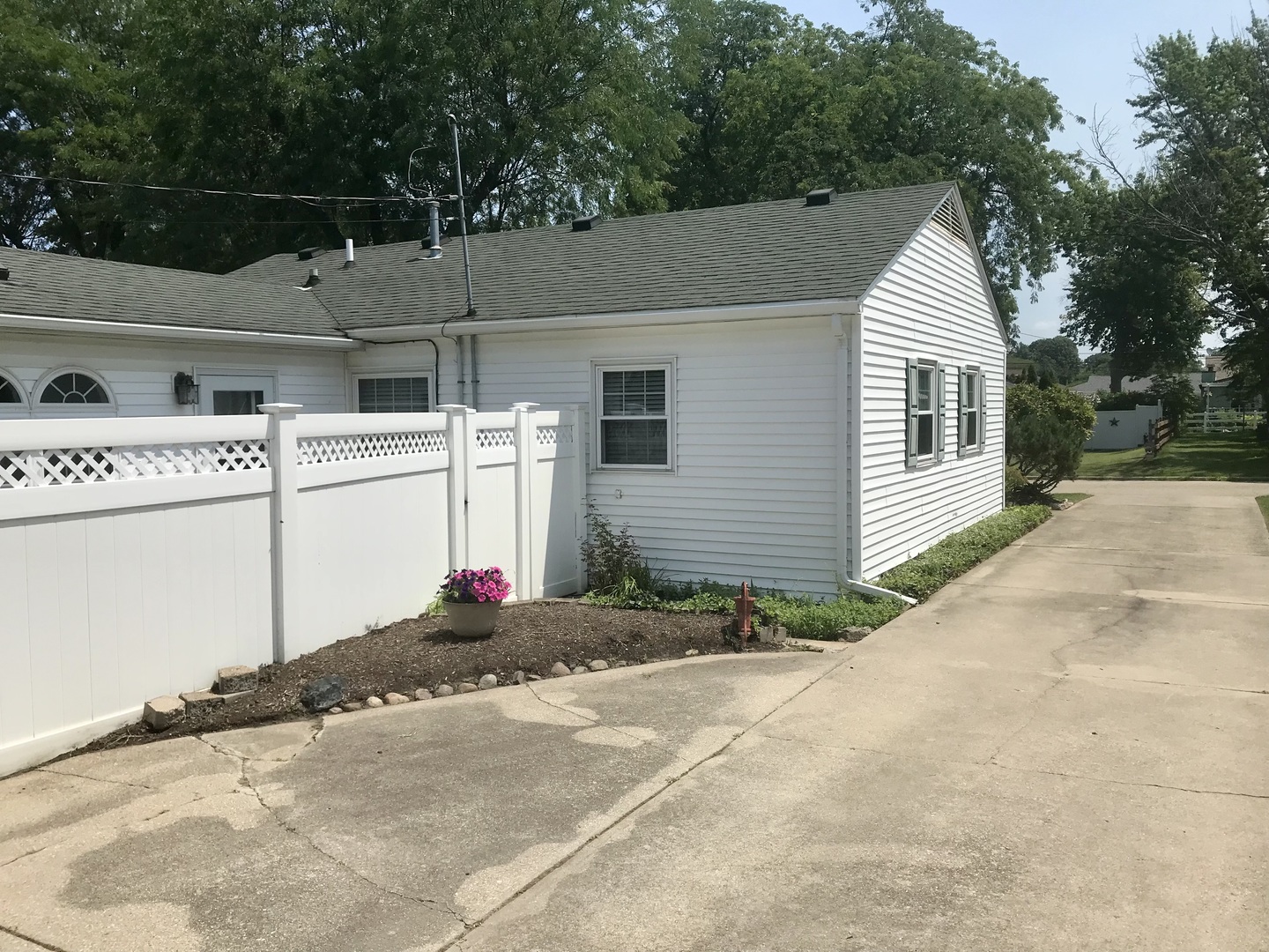 4th image of 1714 Pike St, Peru, IL 61354 | MLS# 12705710