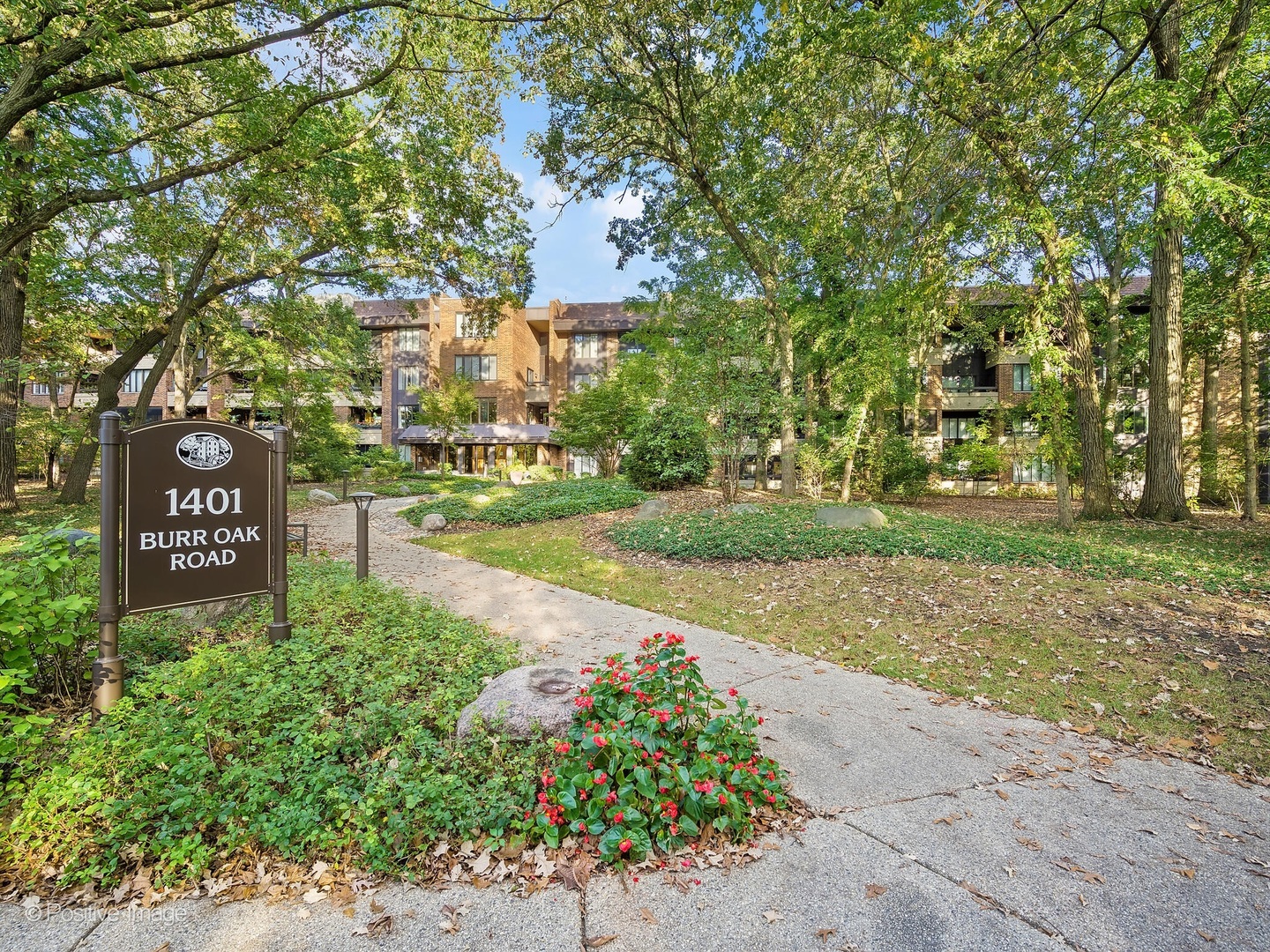 Homes for sale in Hinsdale, IL | 1401 Burr Oak Rd, Hinsdale, IL 60521