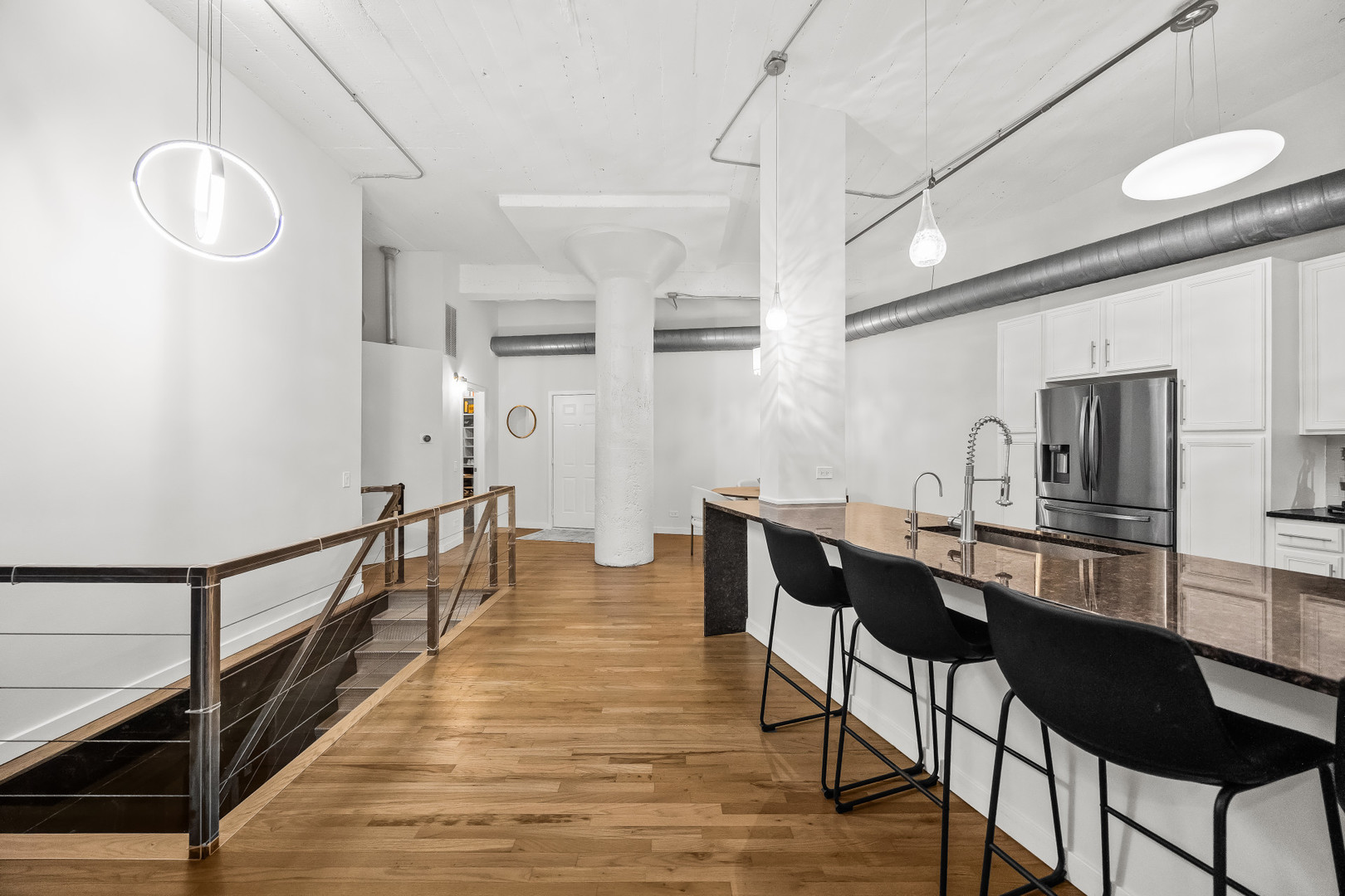 4th image of 17 N Loomis St, Chicago, IL 60607