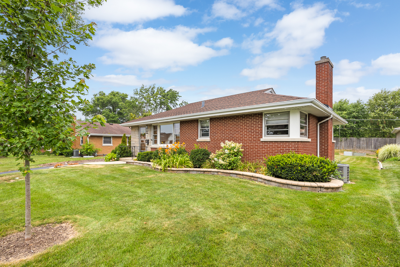 2nd image of 22 6th St, Downers Grove, IL 60515 | MLS# 12705775