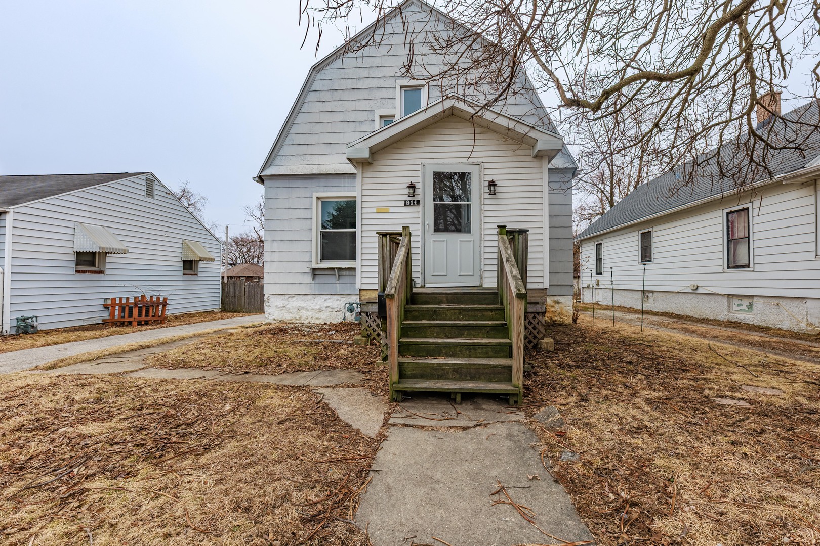 2nd image of 914 Jasper St, Joliet, IL 60436 | MLS# 12705792