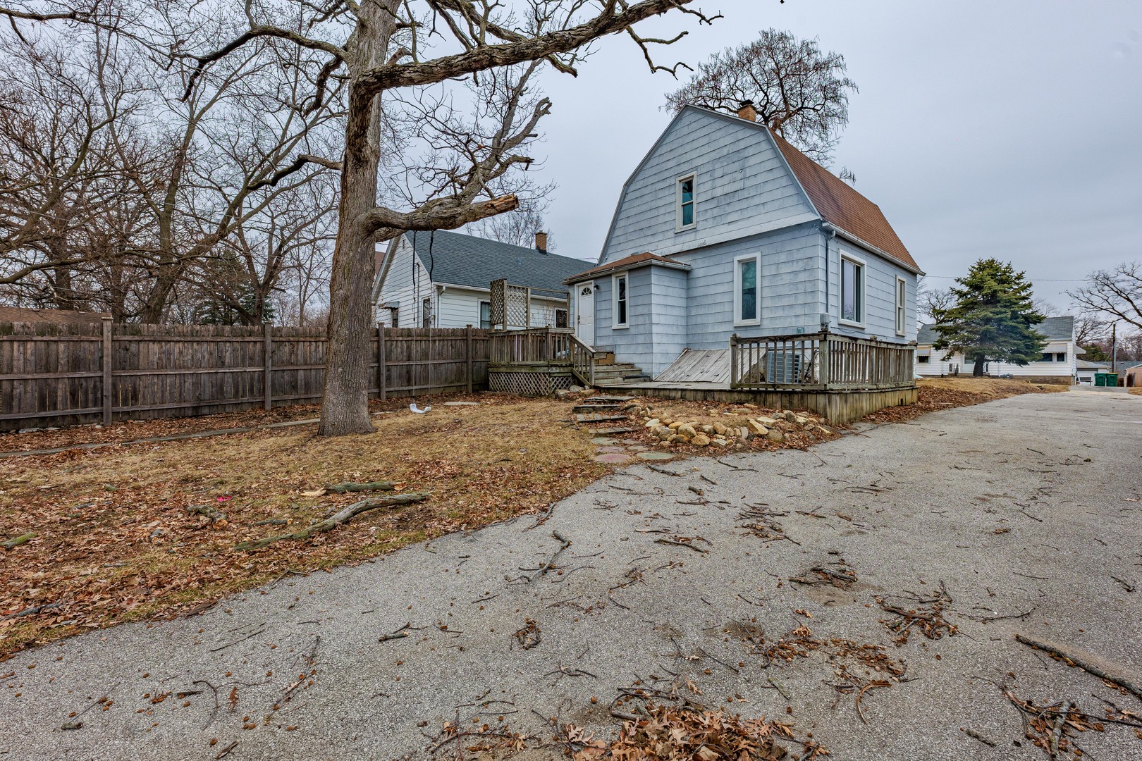 3rd image of 914 Jasper St, Joliet, IL 60436 | MLS# 12705792