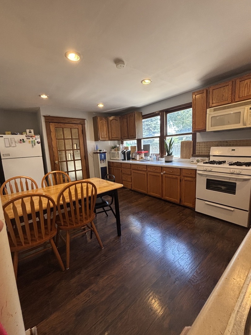 4th image of 4825 W Jarlath St, Lincolnwood, IL 60712 | MLS# 12705809