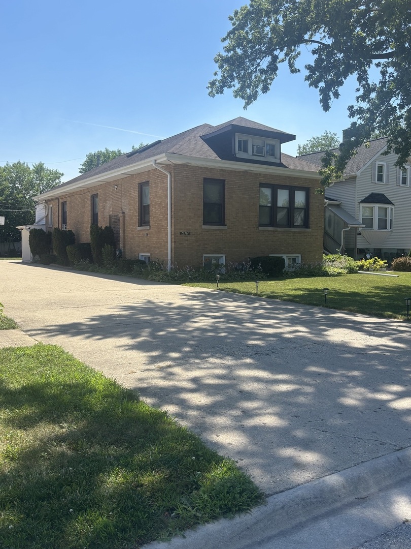 1st image of 4825 W Jarlath St, Lincolnwood, IL 60712 | MLS# 12705809