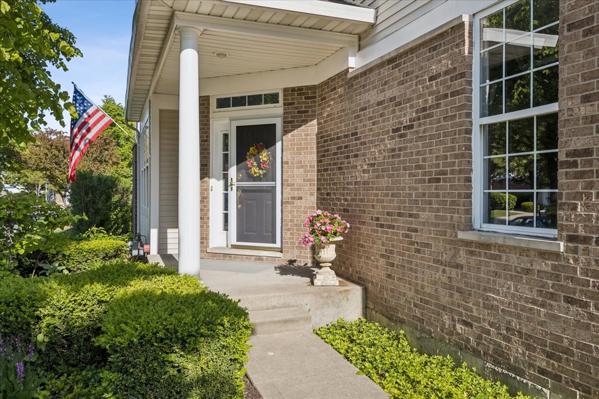 Homes for sale in Westchester, IL | 2409 Meadowbrook Ln, Westchester, IL 60154 | MLS# 12705851