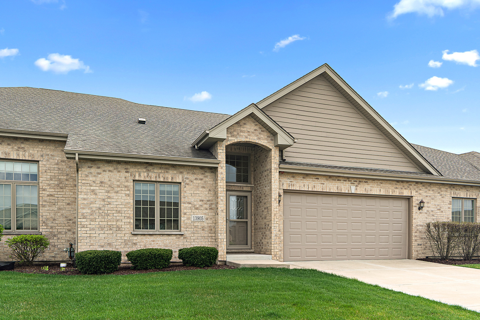 Homes for sale in Homer Glen, IL | 13905 Breanne Ln #13905, Homer Glen, IL 60491 | MLS# 12705872