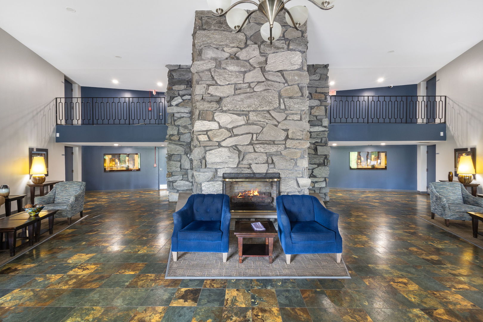 4th image of 1198 Royal Glen Dr #221, Glen Ellyn, IL 60137 | MLS# 12705922