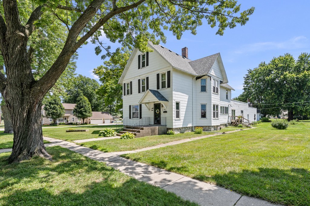 Homes for sale in Atkinson, IL | 109 E Main St, Atkinson, IL 61235 | MLS# 12705930