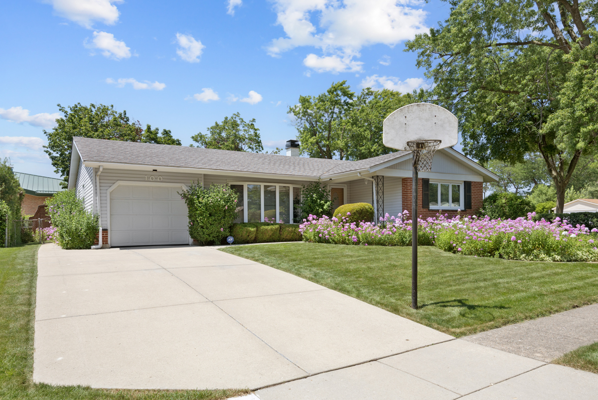 1st image of 100 Woodcrest Ln, Elk Grove Village, IL 60007 | MLS# 12705943