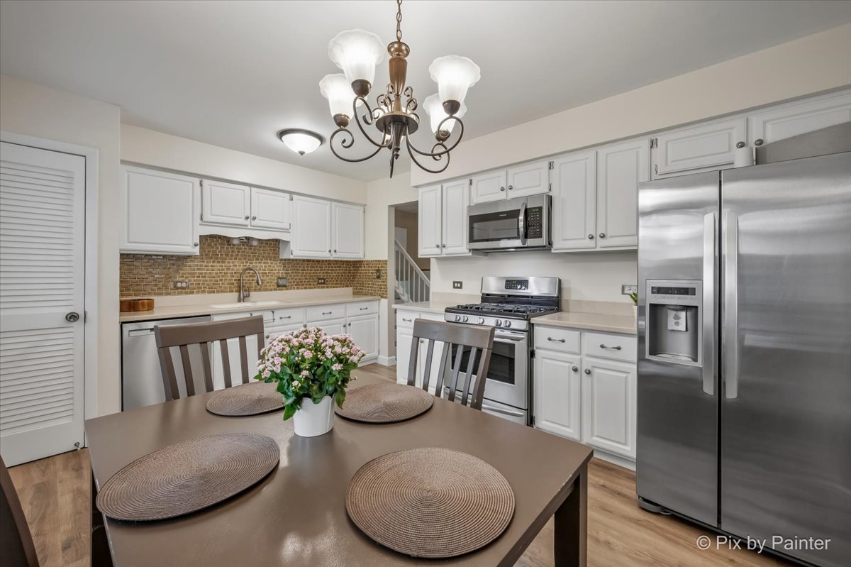 3rd image of 2631 N Stuart Dr, Arlington Heights, IL 60004 | MLS# 12705971