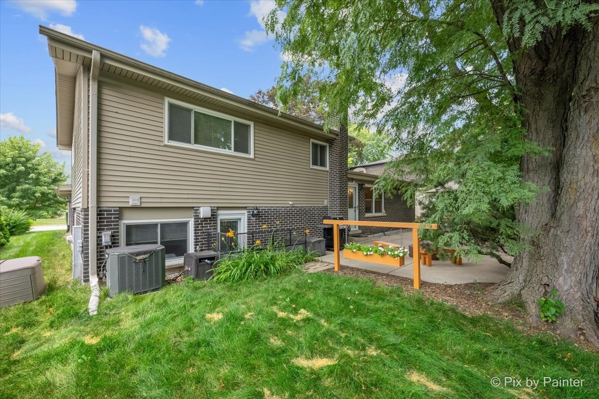 29th image of 2631 N Stuart Dr, Arlington Heights, IL 60004 | MLS# 12705971