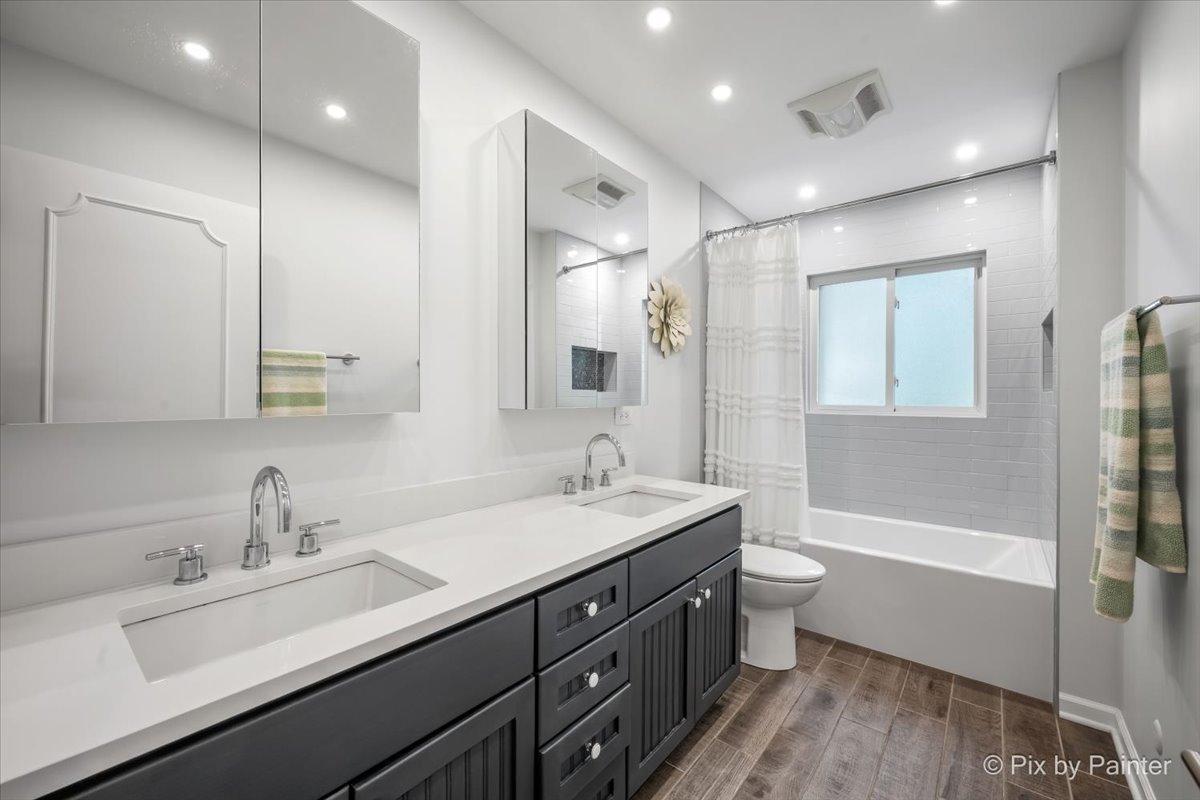4th image of 2631 N Stuart Dr, Arlington Heights, IL 60004 | MLS# 12705971