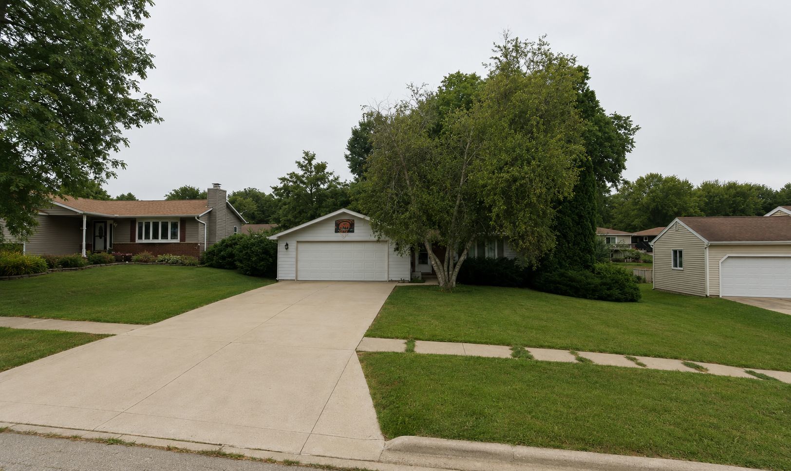 Homes for sale in Freeport, IL | 564 N Greenfield Dr, Freeport, IL 61032 | MLS# 12705986
