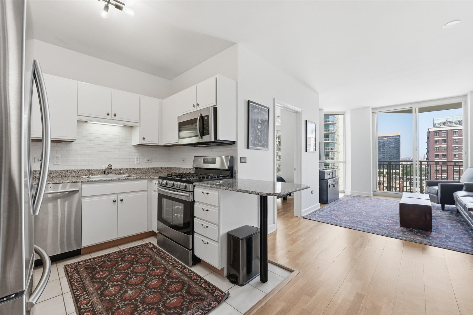 2nd image of 645 N Kingsbury St #1207, Chicago, IL 60610 | MLS# 12706007